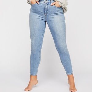 Free People CRVY High-Rise Super Skinny Jeans. 33